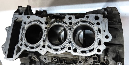 09 MERCEDES GL320 ML320 X164 W164 3.0L OM642 DIESEL ENGINE CYLINDER BLOCK (BARE) - Picture 4 of 13