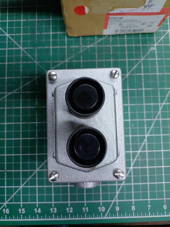 Crouse-Hinds EDS2190 2 botones pulsador estación operadora a prueba de explosiones Foto 4 de 4