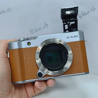 Fujifilm X-A20 16.3MP 180 Degree Flip Screen APS-C Digital Camera Body Only