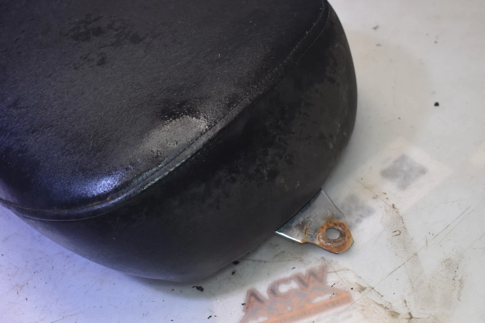 Седло заднего сиденья пассажира H4-4 2005 Suzuki Boulevard VL800 800 VL C50 05 - Изображение 3 из 4