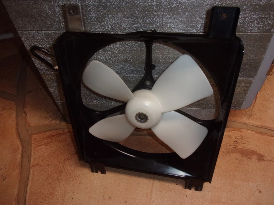 01-05 MAZDA MIATA RH, PASSENGER SIDE RADIATOR, A/C COOLING FAN ASSEMBLY, OEM - Image 2 of 3