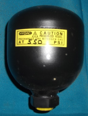 AGCO 584433M91 HYDAC ACCUMULATOR 550 PSI