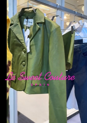 ザラ　ハリー・ランバート　ディズニー　レザージャケット　S ZARA WOMAN CROPPED FIT LEATHER BLAZER HARRY LAMBERT GREEN DISNEY