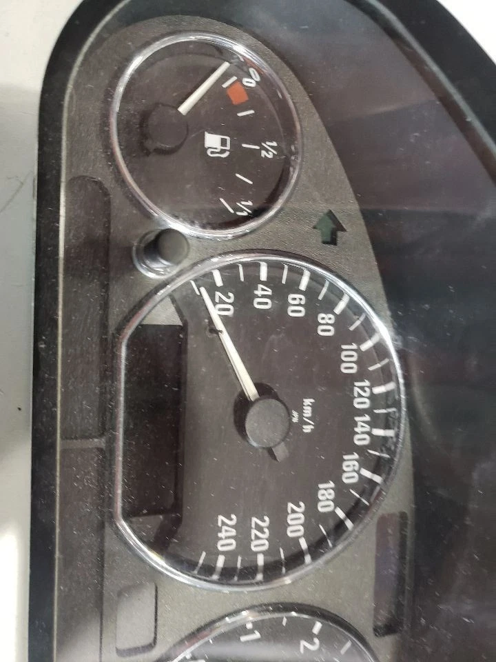 Cuadro de instrumentos velocímetro KPH - BMW Z3 1998 - 98-00 OEM 8401760 Foto 2 de 4