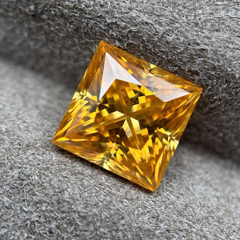 1PCS 5x5mm-12x12mm Princess Cut Golden Yellow Fancy Color Loose Moissanite Stone - Image 2 of 4
