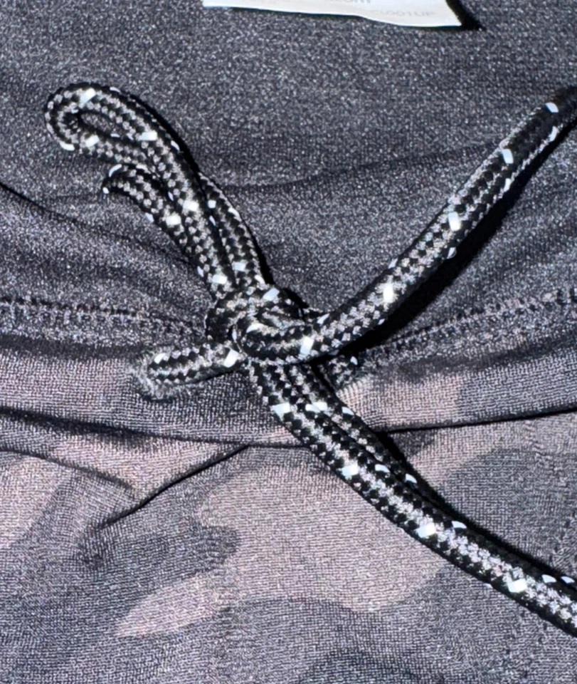 Traje de baño para mujer TYR mediano 6/8 negro diseño camuflaje parte inferior de bikini nueva muestra Foto 3 de 4