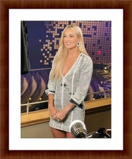 Carrie Underwood 8.5 x 11 Candid Color Unframed Photograph Collectable Art Print
