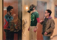 KUNAL NAYYAR signed Autogramm 20x30cm BIG BANG in Person autograph COA