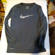 Nike Dri Fit Boys Size Small Pullover With Logo On Front Grey Nice