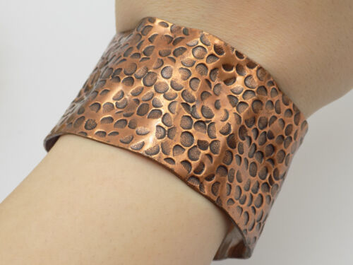 Vintage breites gehämmertes Kupfer Armreif Armband Welle Brutalist gepunktet Punkte - Bild 5 von 5