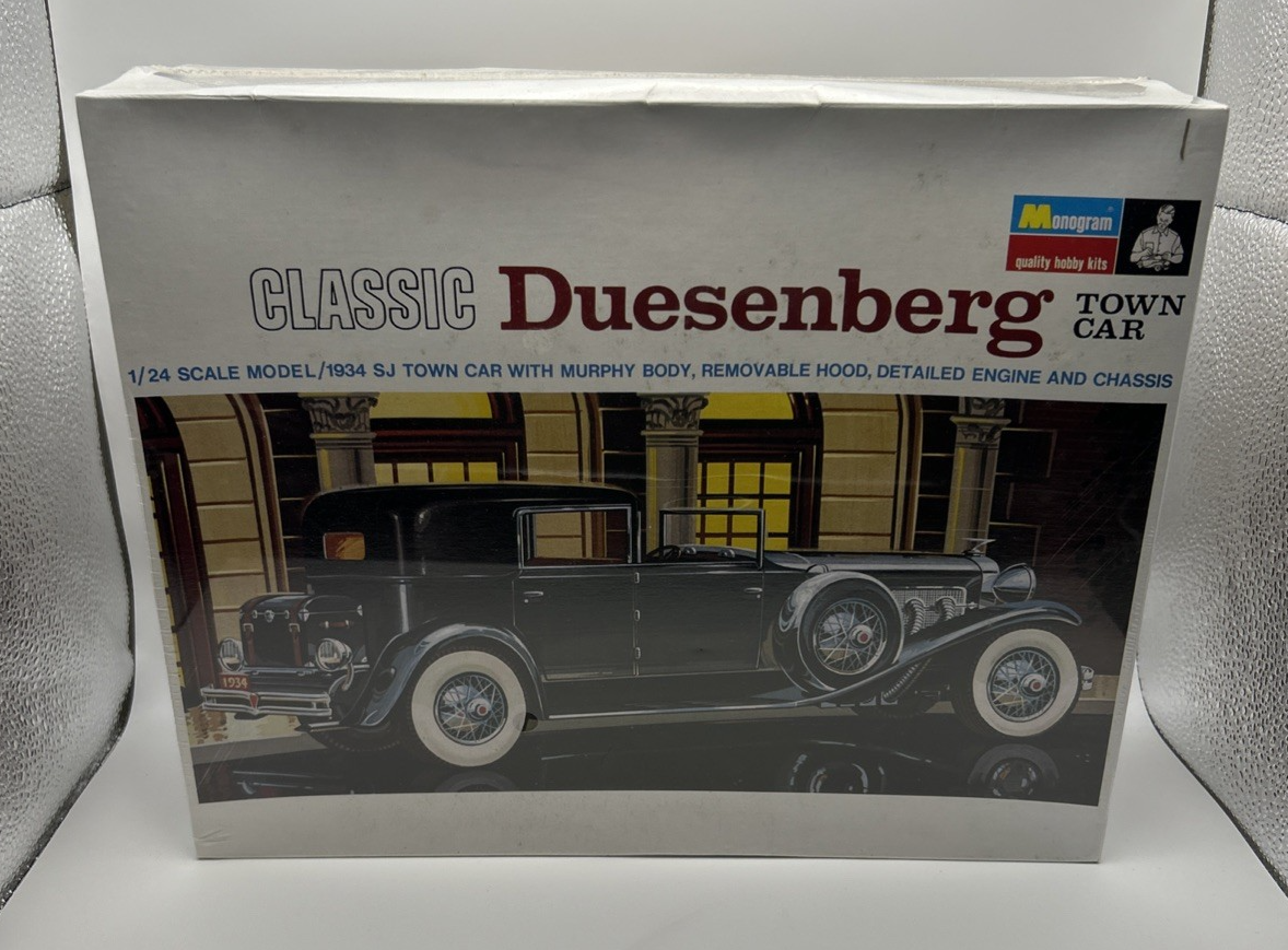 Classic 1934 Duesenberg Town Car SJ Model Kit 1/24 scale