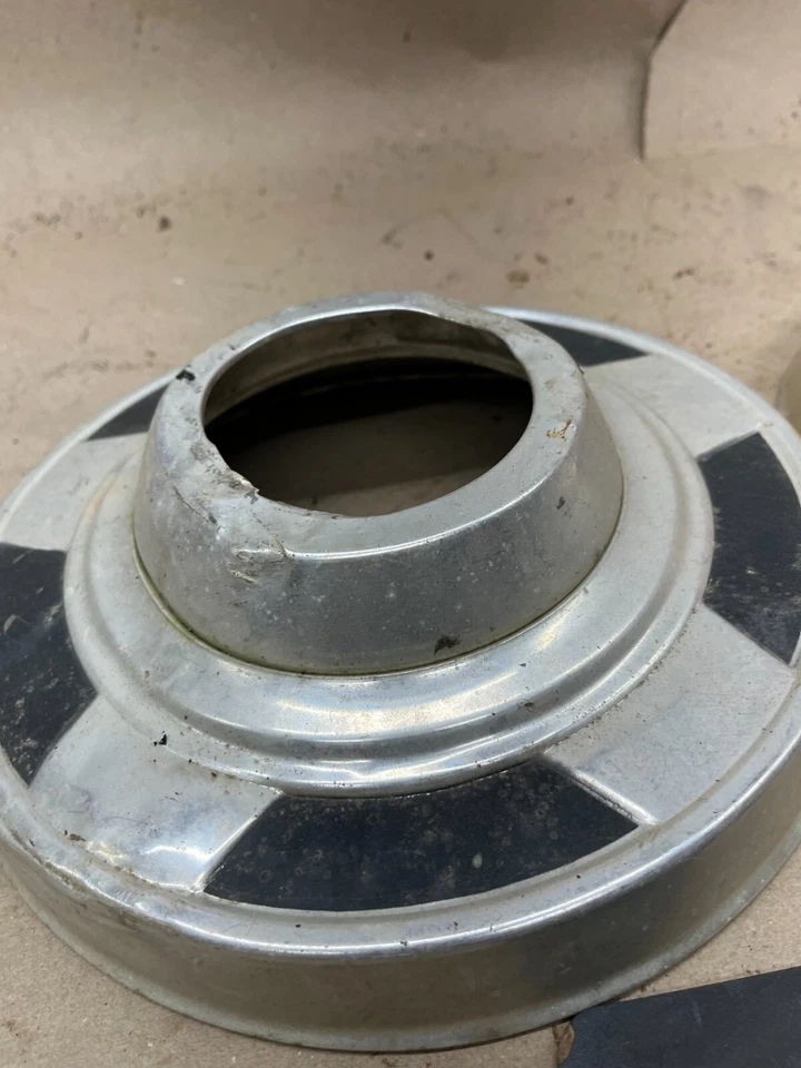 73 1981 1991 Chevrolet K5 K10 4x4 10” tapacubos central rueda tapacubos 2 piezas fabricante original 4x4 Foto 4 de 4