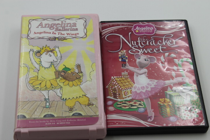 その他 Angelina in the Wings [DVD] Amazon.com: Angelina Ballerina - Angelina in the Wings