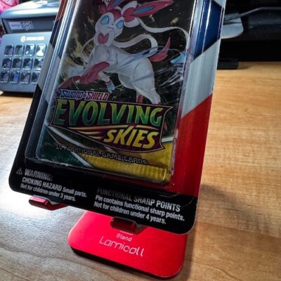 Pokémon TCG: Evolving Skies, Chilling Reign 2-Pack Blister & Pin