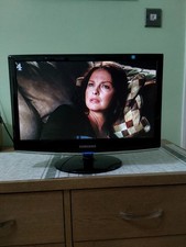 BARGAIN !!  Samsung SyncMaster 933HD 19in LCD TV or PC Monitor 