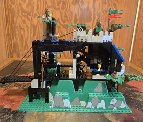 LEGO 6079 DARK FOREST: Dark Forest Fortress  - 100% w/box & instructions
