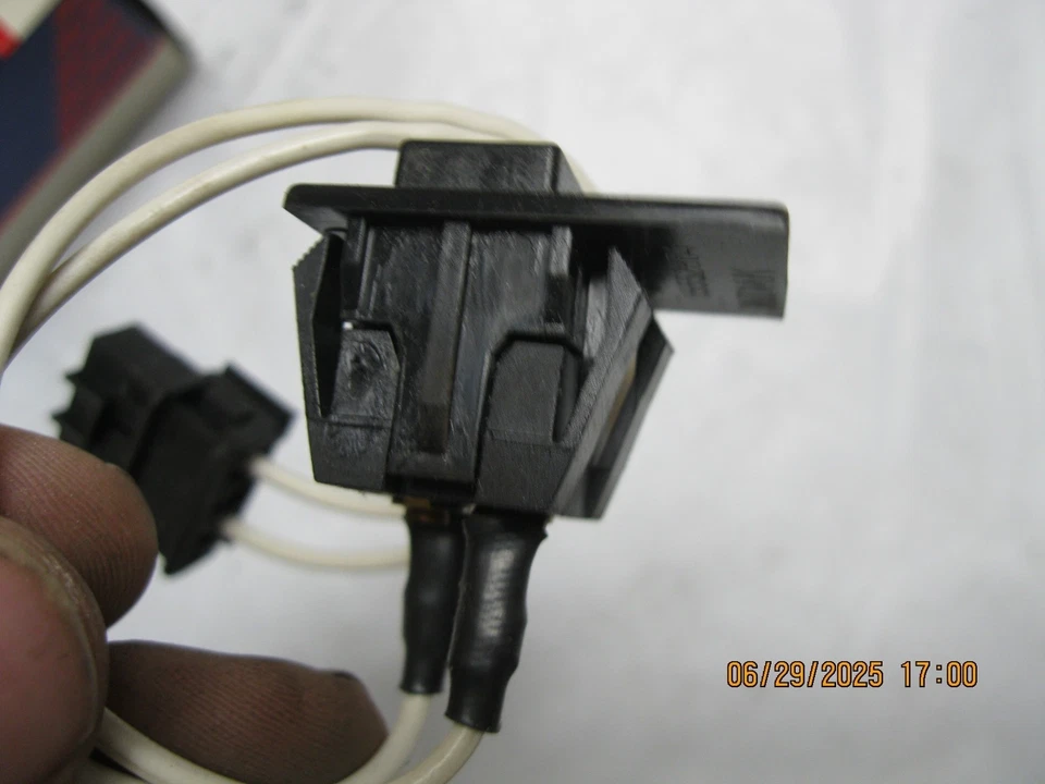 AcDelco D7007 15552864 Rear Window Release Switch Assembly Foto 4 de 4