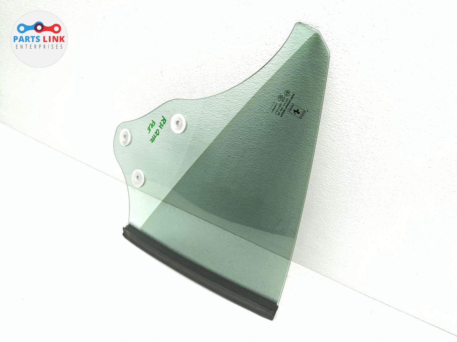 2008-14 FERRARI CALIFORNIA REAR RIGHT QUARTER GLASS VENT WINDOW WING CORNER F149
