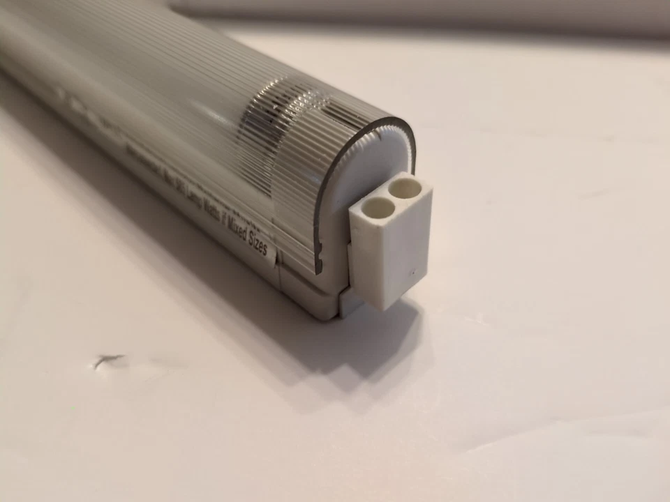 Lote de 4 luminárias fluorescentes Hera ES12 SlimLite XL branco frio ES12/BC/R  - Imagem 3 de 4