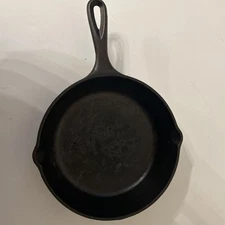 Lodge Cast-Iron Hammered Skillet 9"
