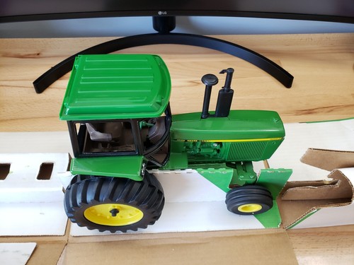 Ertl John Deere 4255 Row Crop Tractor Diecast 1:16 - Picture 8 of 12