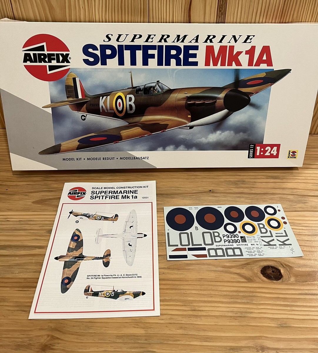 Airfix 1:24 Supermarine Spitfire MK1A model kit #12001 Vintage