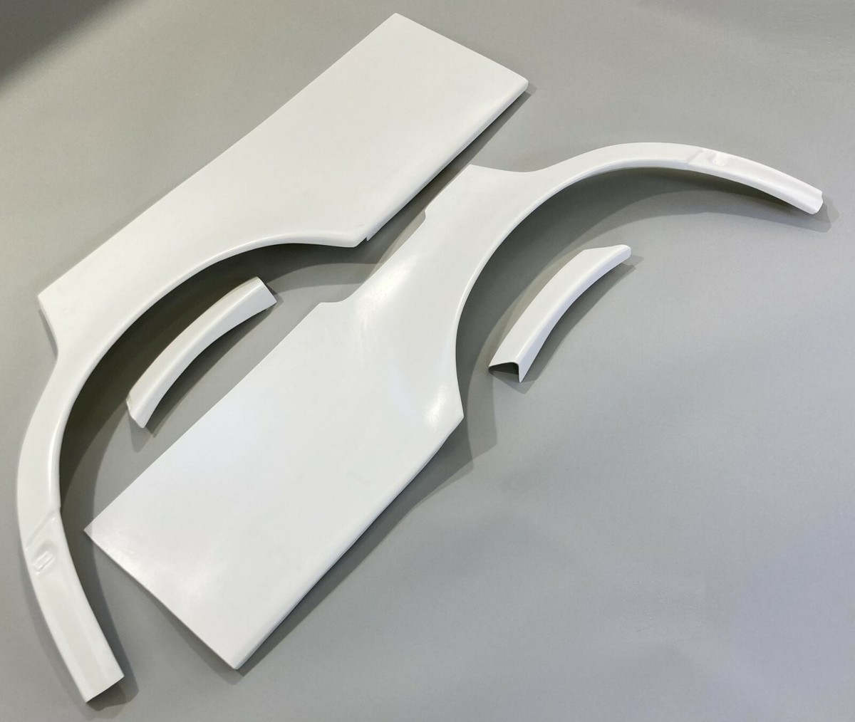 Rear Wide Body Fender Set (Fits Mercedes Benz W124 Sedan AMG E500 