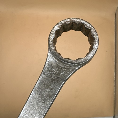 Mac Tools Sabina 16" Long 1-1/8"-1-1/4" 12PT Offset Box End Wrench BXL3640 - Picture 7 of 10