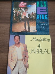 2x 7" Vinyl singles Records Ben E King Stand By Me Al Jarreau Moonlighting TV