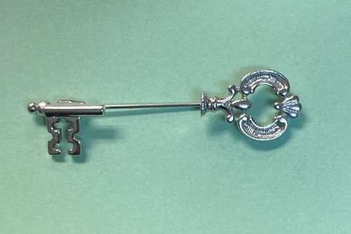 Vintage Avon Brooch Stick Pin Silver Tone Skeleton Key Costume Fashion Jewelry