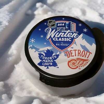 2014 WINTER CLASSIC TORONTO MAPLE LEAFS VS DETROIT RED WINGS THE BIG HOUSE PUCK 