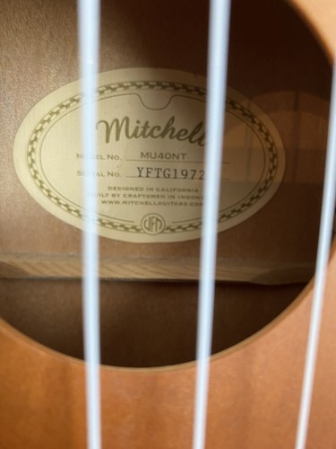 Mitchell MU40NT Ukulele Great For Beginner And Intermediate Players! + Luna Case - Picture 3 of 11