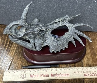 Favorite Company Desktop model Styracosaurus skull in mint condtion
