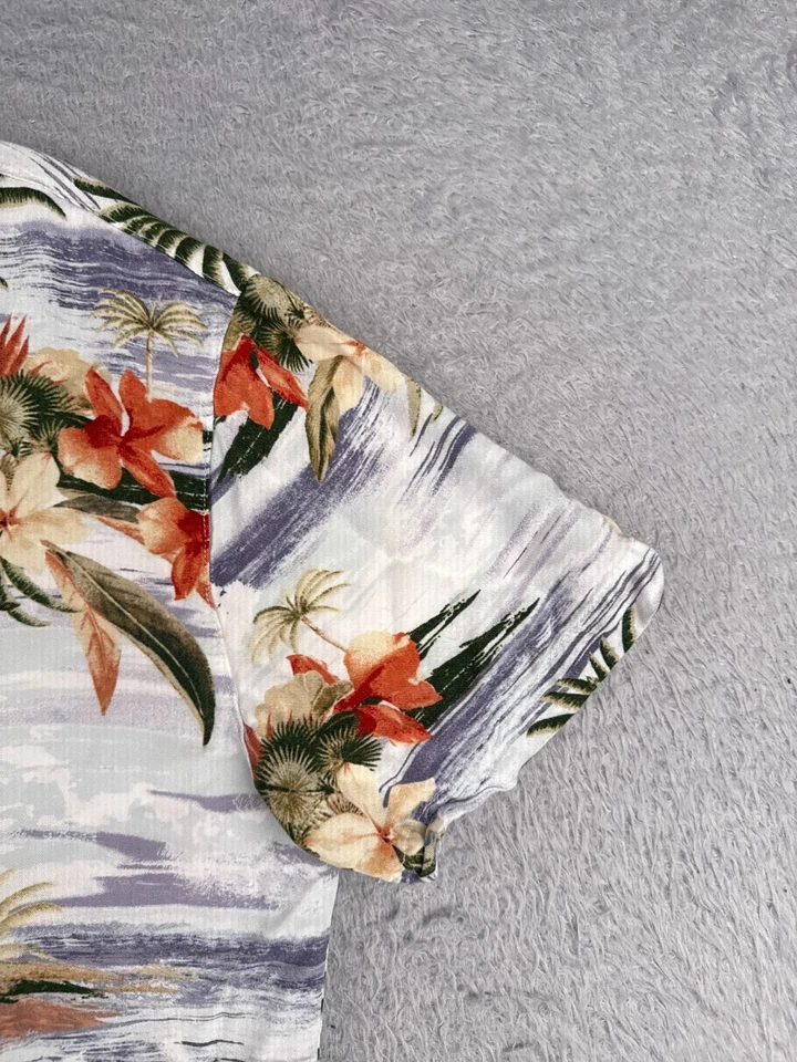 Forever 21 成人小号蓝色花卉棕榈冲浪者纽扣 100% 棉 — 第 2/4 张图片