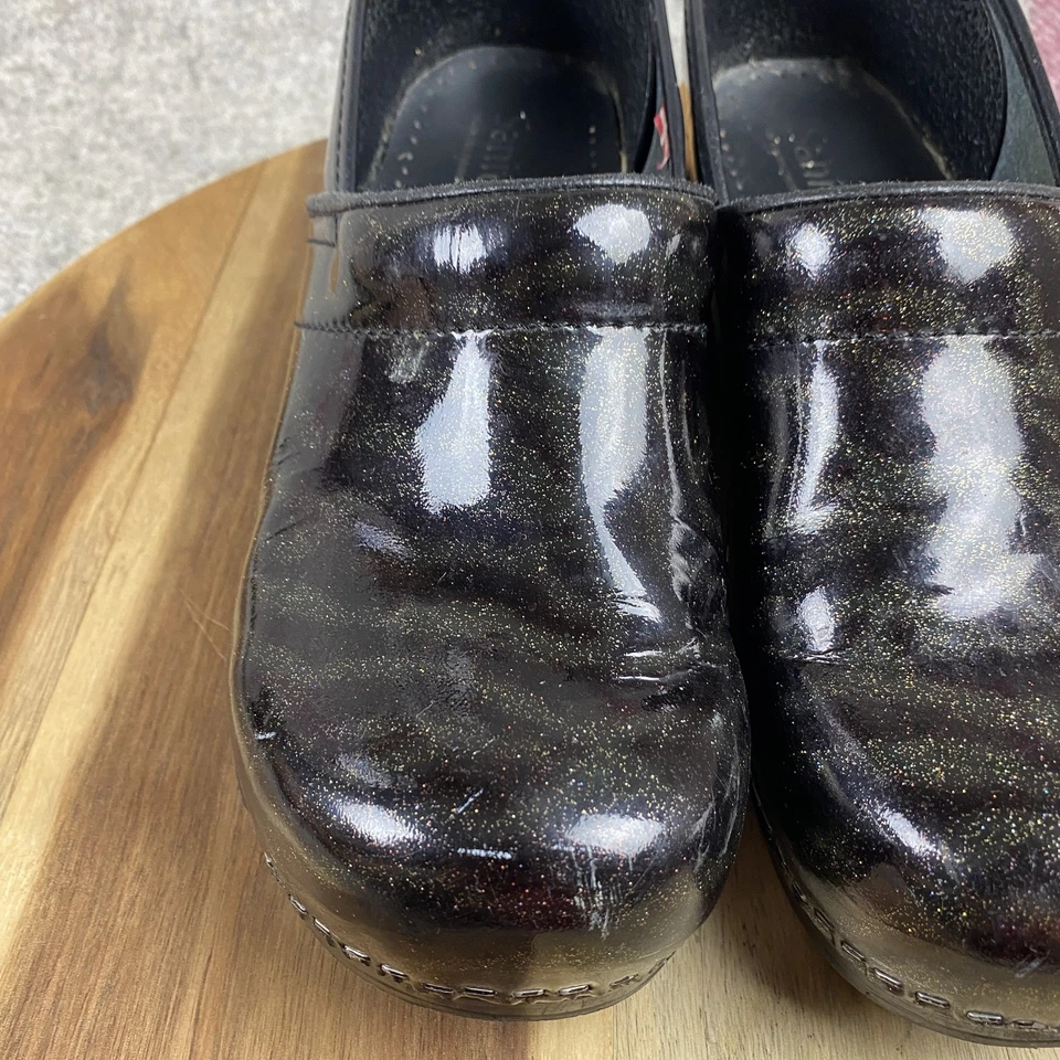 Tamancos Sanita Professional sapatos femininos tamanho 9 UE 40 glitter couro envernizado trabalho - Imagem 4 de 4