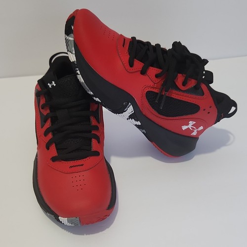 Under Armour Youth US size 4Y Red Black Baseball Softball Shoes