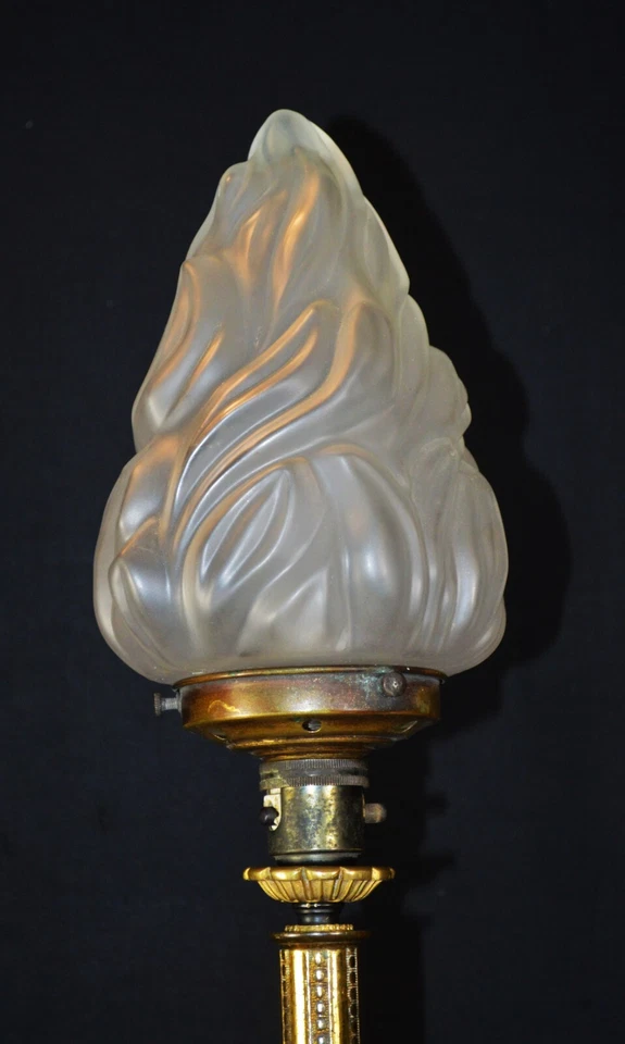 RARO Francés 1840s 2do Imperio Alto Pesado Bronce Lámpara de Tres Pies Pantalla de Llama Foto 2 de 4