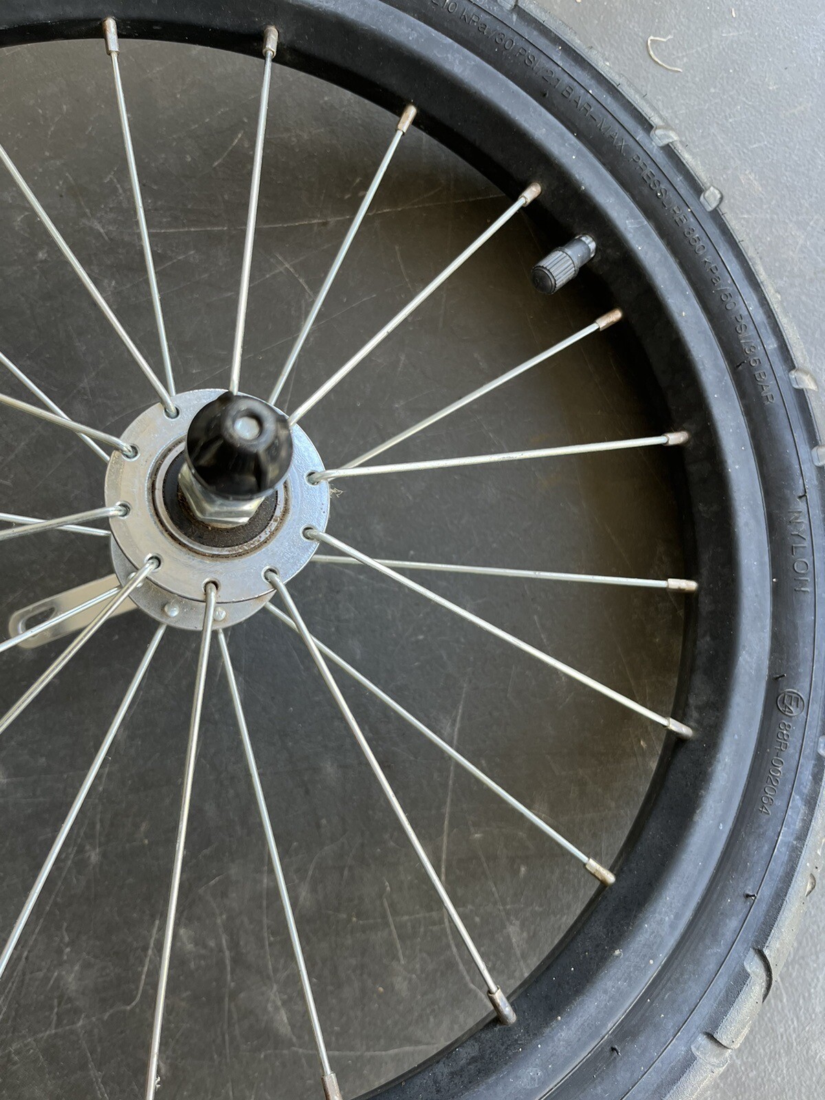 Bike Trailer Wheel Quick Release Wheel Tire Replacement Part 16"  Chao Yang Used