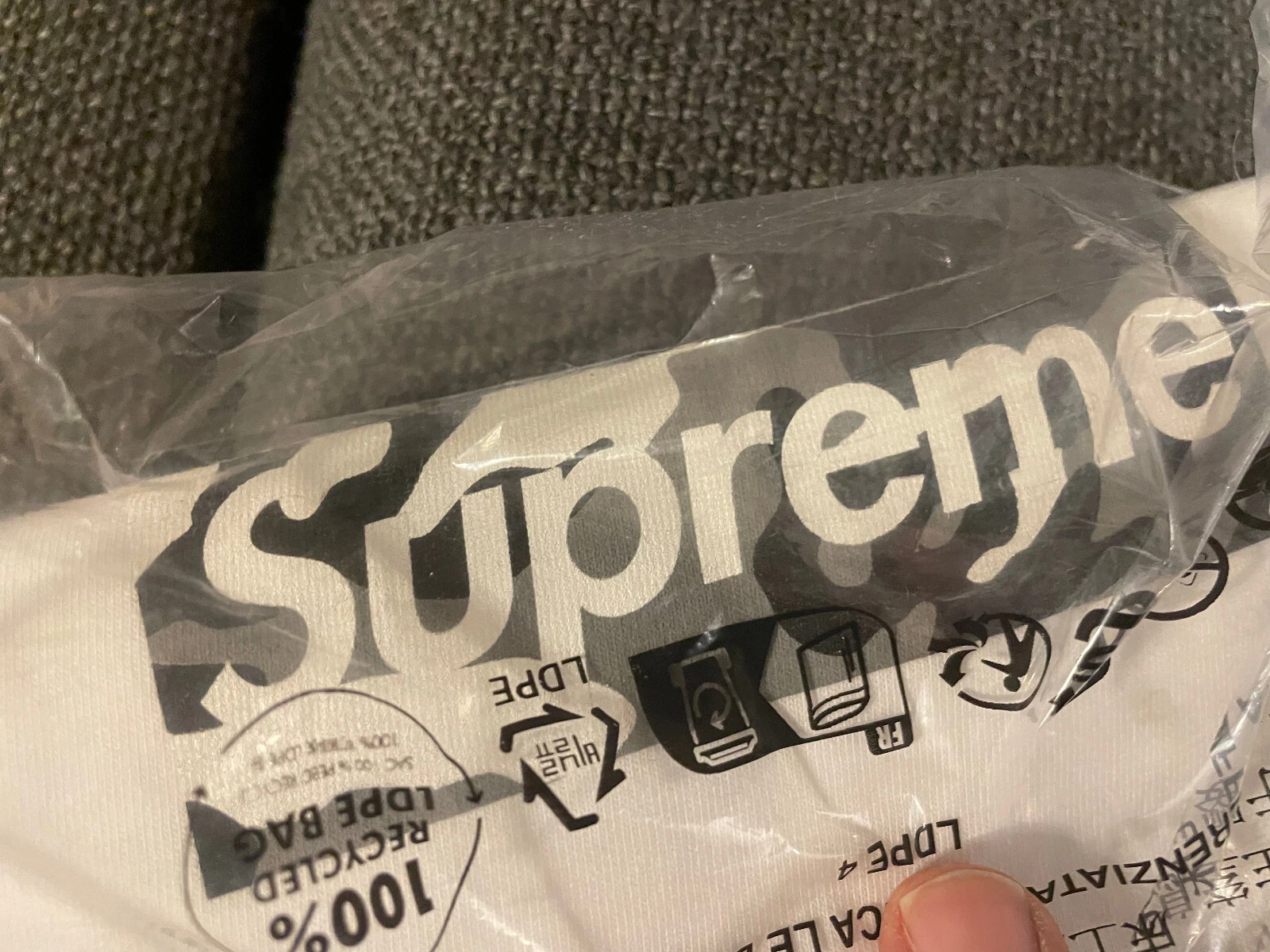 SUPREME x MIAMI BOX LOGO MED SHIRT S/S 2025 NEUF DANS SON SAC CAMOUFLAGE OUVERTURE MAGASIN