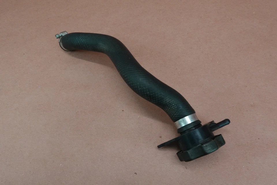 2001-2004 SUZUKI Intruder Volusia 800 VL800 THERMOSTAT CAP - Image 2 of 4