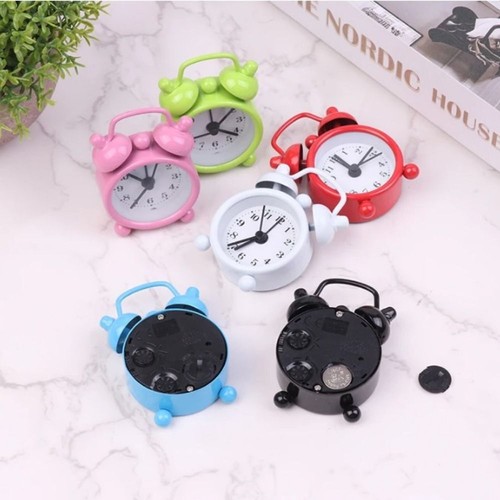 Silent Bedside Alarm Clock Classic Small Table Clock Desk Decor - Picture 11 of 17