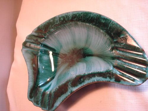 Posacenere vintage Mid-Century moderno in ceramica finitura lucida verde acqua - Foto 4 di 4