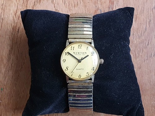 Retro Newton Ladies Quartz Watch Working New Battery Fitted - Picture 3 of 6