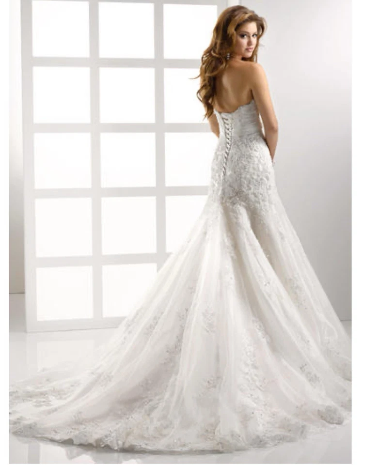 Maggie Sottero 2006 Haute Couture Wedding Dress Altered Size 2 - Image 2 of 4