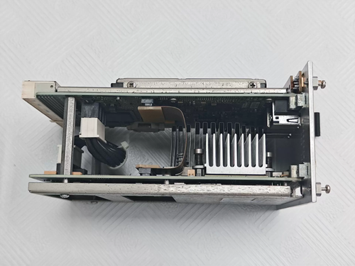 National Instruments NI PXI-8106 Controller incorporato - Foto 4 di 6