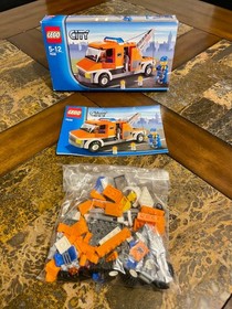 LEGO CITY 7638 TOW TRUCK RARE!
