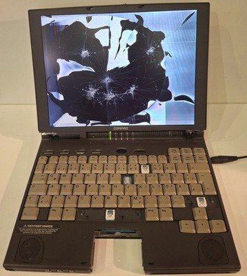 Compaq Armada 4200T 4200 Vintage Retro Notebook  LapTop 12,1'' Display ( 2390 )
