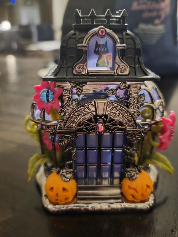 Bath & Body Works Halloween Haunted House Projector and Wallflowers Plug In NWT