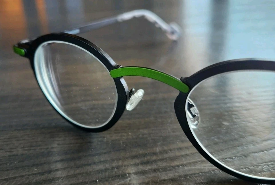 Óculos Matttew Yoko - SOMENTE ARMAÇÕES - Titânio puro 44/24/135 Bélgica RARO - Imagem 3 de 4