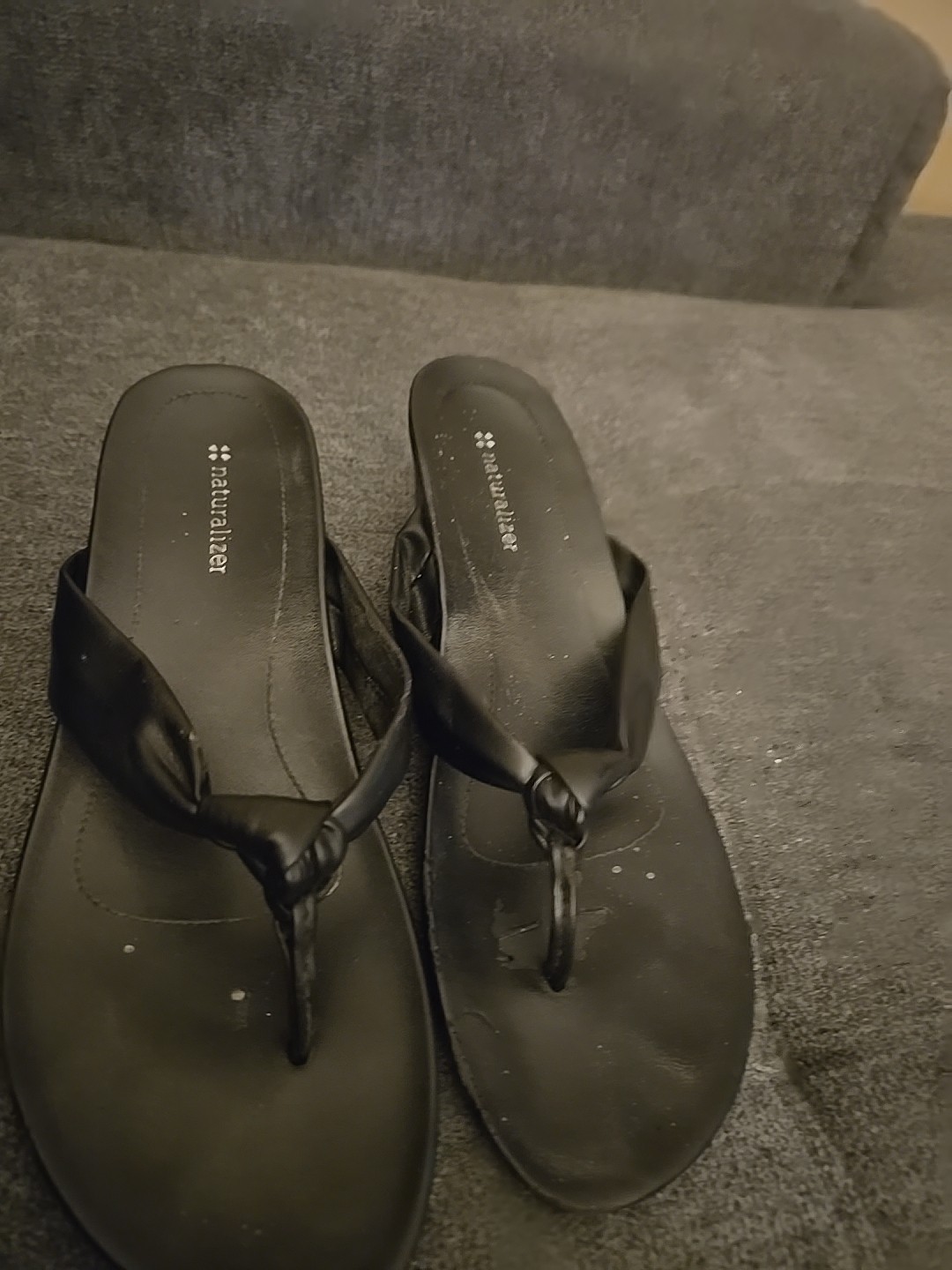 Naturalizer Black Leather Wedge Thing  Sandals, Size 8